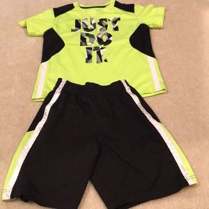 Boys Nike top & shorts